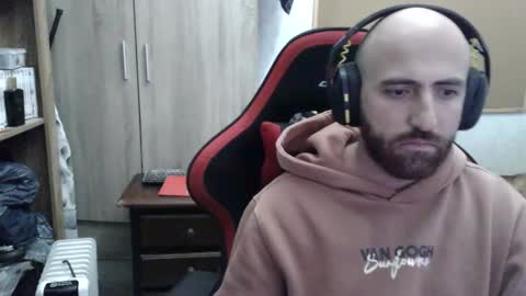 Snapshot of morenoch19 chatting on November 28, 9:50 pm alejo online show from November 28, 9:50 pm