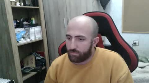 Snapshot of morenoch19 chatting on December 4, 2:48 pm alejo online show from December 4, 2:48 pm