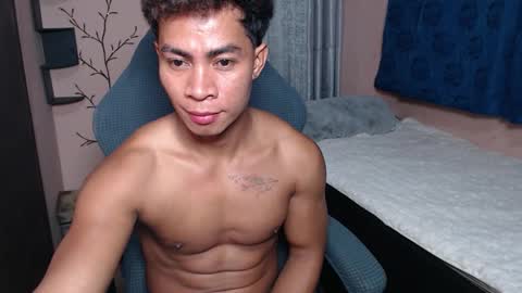 Snapshot of morenojake chatting on January 19, 10:41 am morenojake online show from January 19, 10:41 am