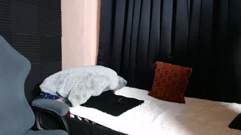 Snapshot of morenojake chatting on April 12, 12:54 pm morenojake online show from April 12, 12:54 pm