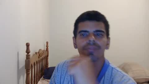 Snapshot of morenokaxu chatting on August 1, 12:32 am morenokaxu online show from August 1, 12:32 am
