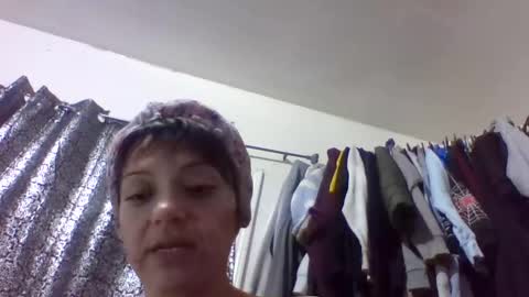 Snapshot of morfenblessed chatting on December 16, 10:37 pm morfenblessed online show from December 16, 10:37 pm