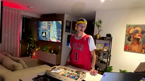   online show from November 13, 1:15 am