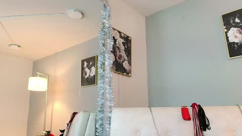 Snapshot of morganacrowley_ chatting on December 29, 11:07 am Morgana online show from December 29, 11:07 am