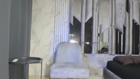 MORGAN AND MEGAN online show from October 23, 11:20 am