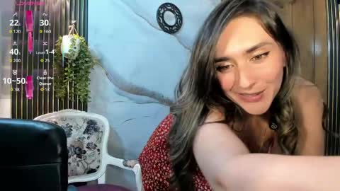 Snapshot of moriahhoe chatting on April 23, 7:27 pm Moriah online show from April 23, 7:27 pm