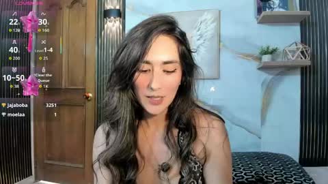 Snapshot of moriahhoe chatting on May 5, 7:55 pm Moriah online show from May 5, 7:55 pm
