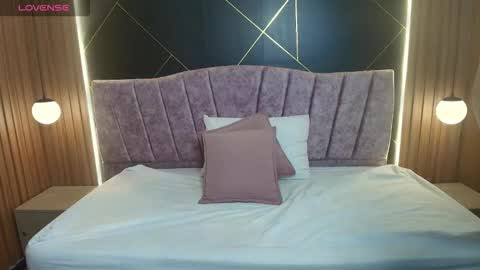 Moriah online show from March 10, 12:10 pm