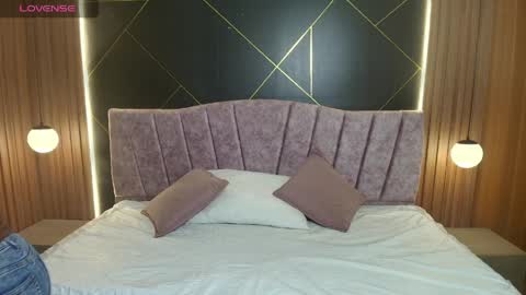 Moriah online show from March 27, 12:05 pm