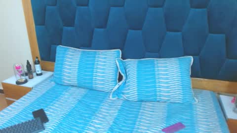 morrigan_luxus online show from November 15, 12:08 am