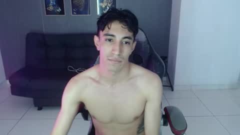 Snapshot of morrison_jimm chatting on February 14, 5:37 am santii online show from February 14, 5:37 am