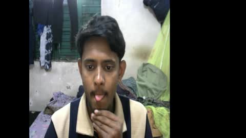 Snapshot of moso999 chatting on February 18, 10:00 am moso999 online show from February 18, 10:00 am