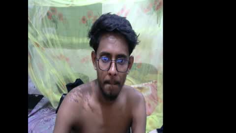 Snapshot of moso999 chatting on February 24, 7:01 pm moso999 online show from February 24, 7:01 pm