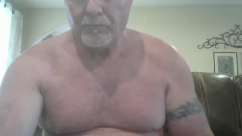 motorguy08 online show from October 1, 9:32 pm