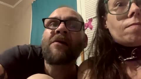 Snapshot of mottsmuff chatting on February 24, 5:33 am B online show from February 24, 5:33 am