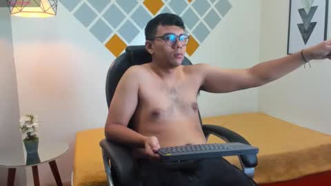 Mou Fly online show from October 8, 11:41 am