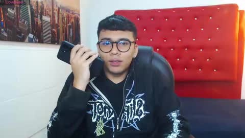 Mou Fly online show from November 10, 12:59 pm