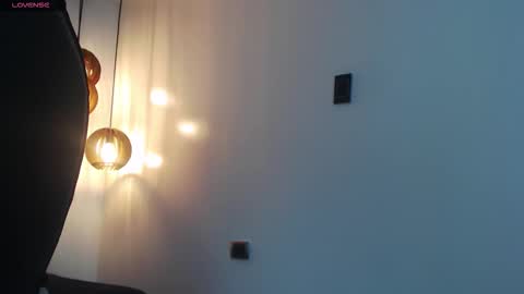 Mou Fly online show from November 11, 3:01 pm