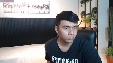 Mou Fly online show from November 25, 12:05 pm