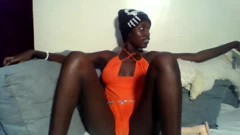 moun_chrie online show from November 28, 4:04 am