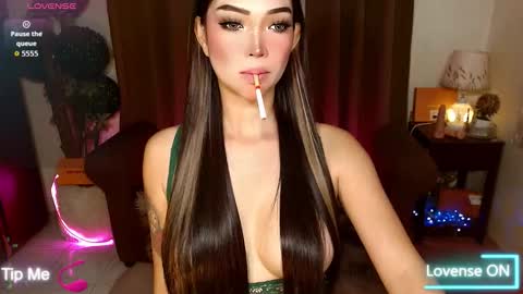 Snapshot of mouthwatering_ayesha chatting on October 27, 7:34 am mouthwatering_ayesha online show from October 27, 7:34 am