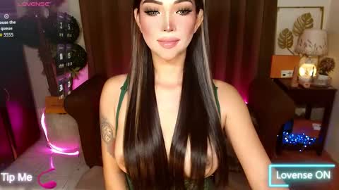 Snapshot of mouthwatering_ayesha chatting on October 28, 2:59 am mouthwatering_ayesha online show from October 28, 2:59 am