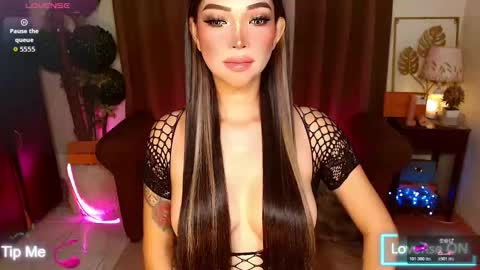 Snapshot of mouthwatering_ayesha chatting on November 9, 12:20 am mouthwatering_ayesha online show from November 9, 12:20 am