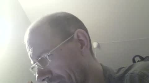 Snapshot of moviem1978 chatting on December 22, 8:16 am Frederik online show from December 22, 8:16 am