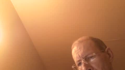 Snapshot of moviem1978 chatting on December 29, 8:26 pm Frederik online show from December 29, 8:26 pm