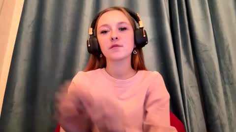 Snapshot of mozelleberendt chatting on October 30, 2:07 pm Jenny online show from October 30, 2:07 pm