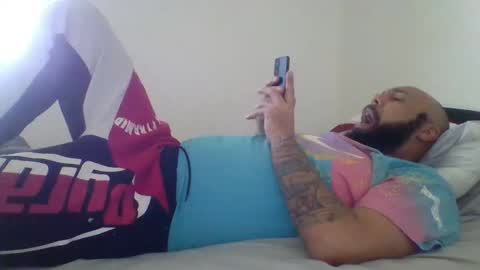 Snapshot of mr8plus chatting on January 17, 7:27 pm Mr8 online show from January 17, 7:27 pm