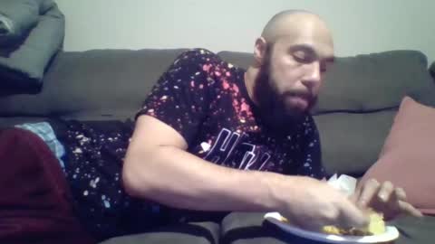 Snapshot of mr8plus chatting on February 8, 1:11 am Mr8 online show from February 8, 1:11 am