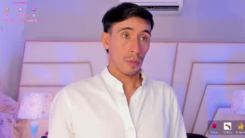 Snapshot of mr_aronnn_ chatting on February 22, 3:18 am aron online show from February 22, 3:18 am