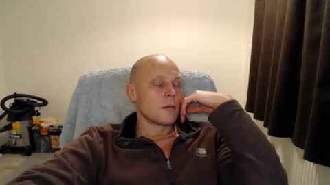 Mr Baldy Likes to Chat online show from November 7, 6:52 pm