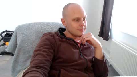 Mr Baldy Likes to Chat online show from November 8, 1:00 pm