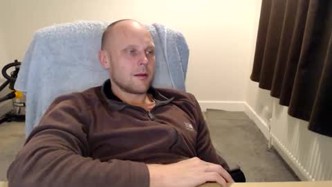 Mr Baldy Likes to Chat online show from November 15, 3:15 am