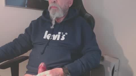 Snapshot of mr_boombastic2021 chatting on December 21, 10:50 am mr_boombastic2021 online show from December 21, 10:50 am