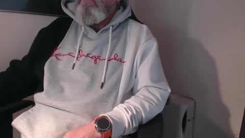 Snapshot of mr_boombastic2021 chatting on November 15, 10:01 am mr_boombastic2021 online show from November 15, 10:01 am