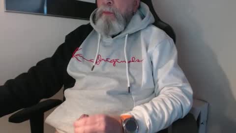 Snapshot of mr_boombastic2021 chatting on November 21, 11:20 am mr_boombastic2021 online show from November 21, 11:20 am