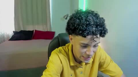 Snapshot of mr_dominant69 chatting on January 5, 6:22 pm MISTER online show from January 5, 6:22 pm