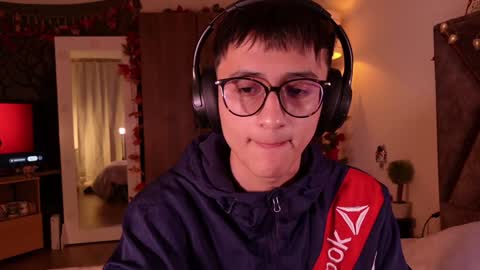 Mr Evans online show from December 11, 12:23 pm