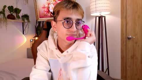 Mr Evans online show from January 5, 5:27 pm