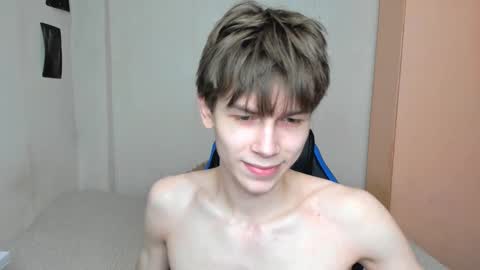 Snapshot of mr_makentoshi chatting on December 24, 4:08 pm Makentoshi online show from December 24, 4:08 pm