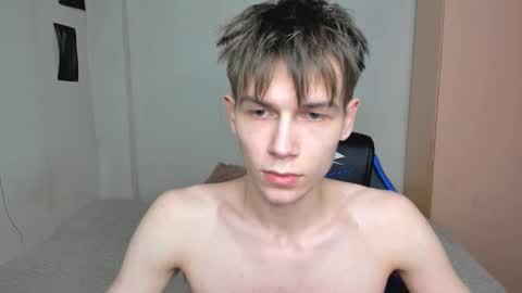 Snapshot of mr_makentoshi chatting on February 23, 12:08 am Makentoshi online show from February 23, 12:08 am