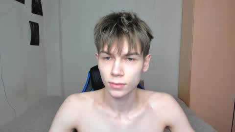 Snapshot of mr_makentoshi chatting on February 26, 2:36 pm Makentoshi online show from February 26, 2:36 pm