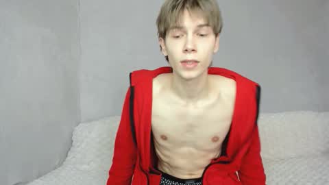 Snapshot of mr_makentoshi chatting on March 11, 8:42 am Makentoshi online show from March 11, 8:42 am