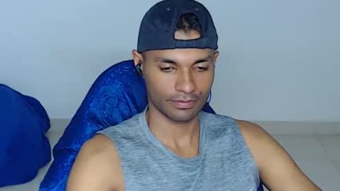 Max online show from April 6, 10:22 pm