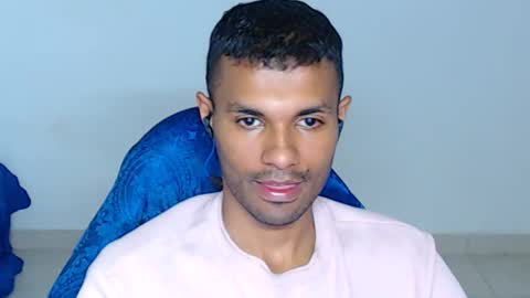 Max online show from April 17, 3:26 pm