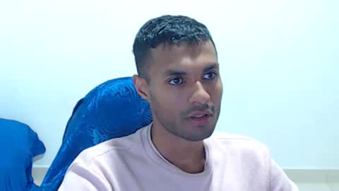 Max online show from April 22, 9:05 pm