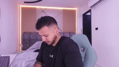 MIKEE online show from March 16, 3:01 am